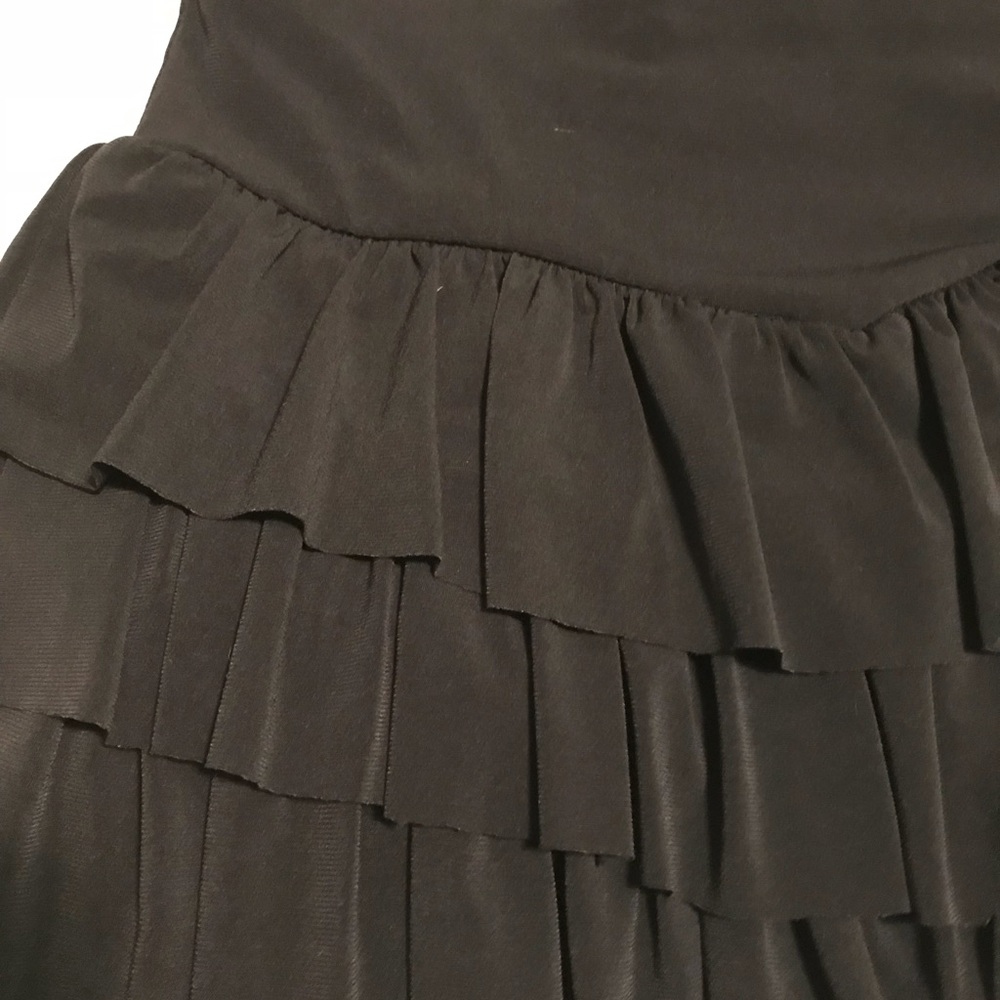 Black mini skirt - Picture 3 of 3